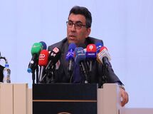 نرخ رشد ۸ درصدی با این سیستم بانکی و وضعیت بورس رویایی بیش نیست/ درآمد آرایشگاه‌های زنانه از درآمد بورس بیشتر است