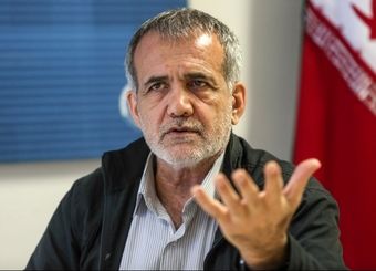 اجماع در ستاد پزشکیان برای گران کردن بنزین/ بنزین در دولت سوم روحانی ۲۵ هزار تومان می‌شود