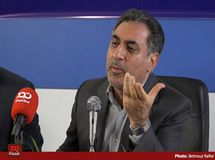 مردم برای ۳۰۰ کیلومتر آزادراه قم-اصفهان به اندازه پفک هم پول عوارض نمیدهند!