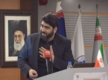 نمایندگان مجلس نباید دائم دور یک وزیر تخصصی بگردند/ نباید هر روز حرف از احیای وزارت بازرگانی بزنند
