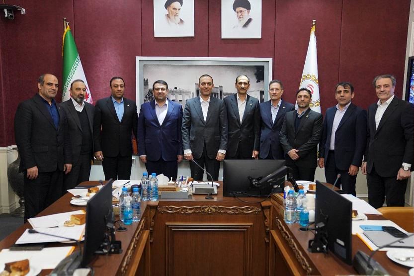 معاون امور بانکی وزارت امور اقتصادی و دارایی تاکید کرد: جوانگرایی، تقویت نقش بانوان و اصلاحات کلان، اولویتهای تحول در بانک ملی ایران