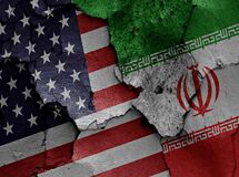 انتقاد کیهان از  دروغ ۱۰۰۰  میلیارد دلاری سرمایه‌گذاری آمریکا در ایران
