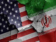 انتقاد کیهان از  دروغ ۱۰۰۰  میلیارد دلاری سرمایهگذاری آمریکا در ایران