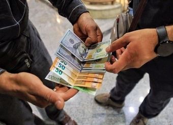 نرخ واقعی دلار حدود ۷۰ هزار تومان است