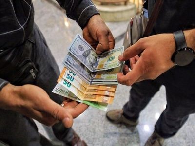 نرخ واقعی دلار حدود ۷۰ هزار تومان است