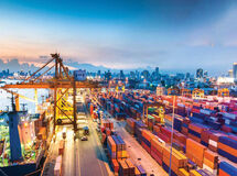 اهرم فشار عدم بازگشت ۹۶ میلیارد دلار ارز صادراتی بر اقتصاد ایران