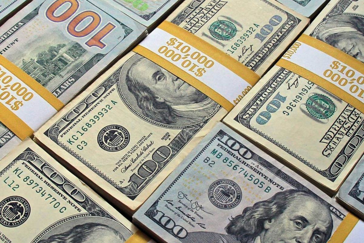 قیمت دلار امروز دوشنبه 8 تیر 1405
