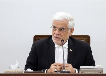 عارف: ضریب نفوذ بیمه باید به عدد ۷ برسد
