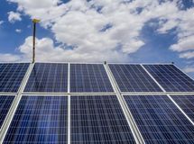 سهم نیروگاه‌های تجدیدپذیر از تولید برق امسال چقدر است؟
