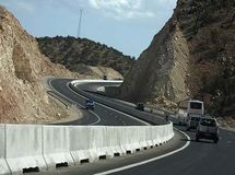 معاون اول رئیس‌جمهور از قطعه سوم پروژه آزادراه خرم‌آباد-اراک بازدید کرد