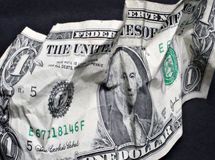 "پیمان پولی، پایانی بر امپراطوری دلار است"