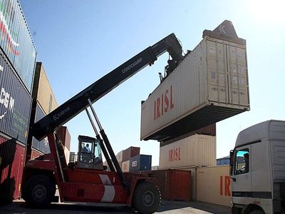 صادرات استان تهران نسبت به ماه مشابه سال گذشته بیش از 10 درصد کاهش داشته است