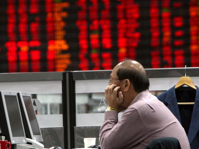 معاون بازار شرکت بورس: حجم و ارزش معاملات با وجود توقف ۷۰ نماد رشد کرده است