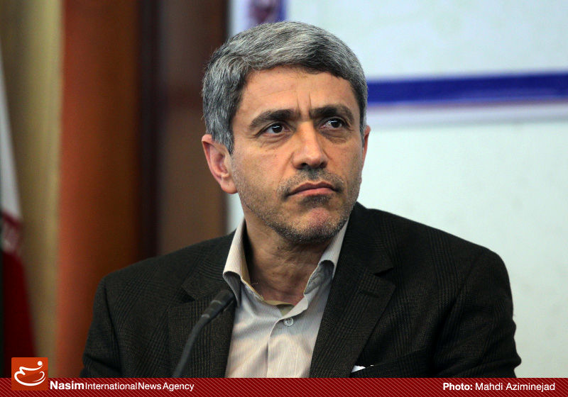 وزیر اقتصاد به مناسبت روز کارمند پیام تبریکی صادر کرد