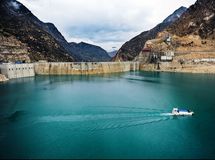 وزیر نیرو: بخش خصوصی 2100 میلیارد تومان در طرحهای فاضلاب سرمایهگذاری میکند