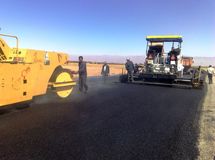 وزیر راه:  سهمیه قیر وزارت راه  و شهرسازی افزایش می‌یابد