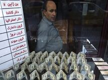 قیمت دلار در بازار ۱1 تومان کاهش یافت