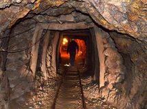 معاون وزیر کار: به دنبال حذف مشاغل سخت و زیان‌‌آور هستیم