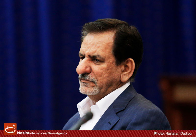 جهانگیری: عرضه نفت مازاد عامل کاهش قیمت‌ها است