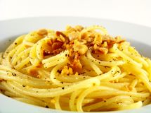 رئیس اتحادیه تولیدکنندگان ماکارونی: واردات ماکارونی تعادل قیمت‌ها را به هم زده است