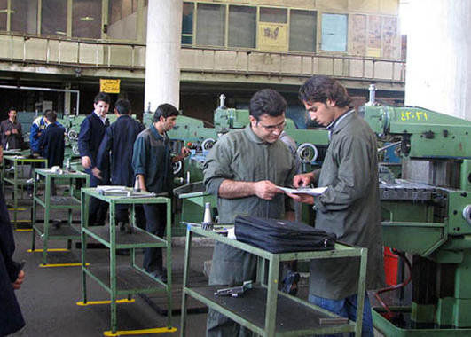 مشاور وزیر کار: بیش از 96 درصد از واحدهای تولیدی زیر 10 نفرند