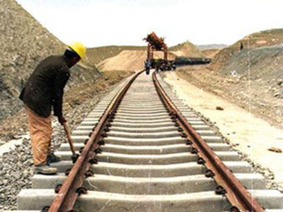"منابع مالی راه آهن تهران- همدان- سنندج به روش فاینانس تامین می‌شود"