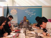 کاتب: دولت مکلف به قیمت‌گذاری کالاها و خدمات عمومی انحصاری شد