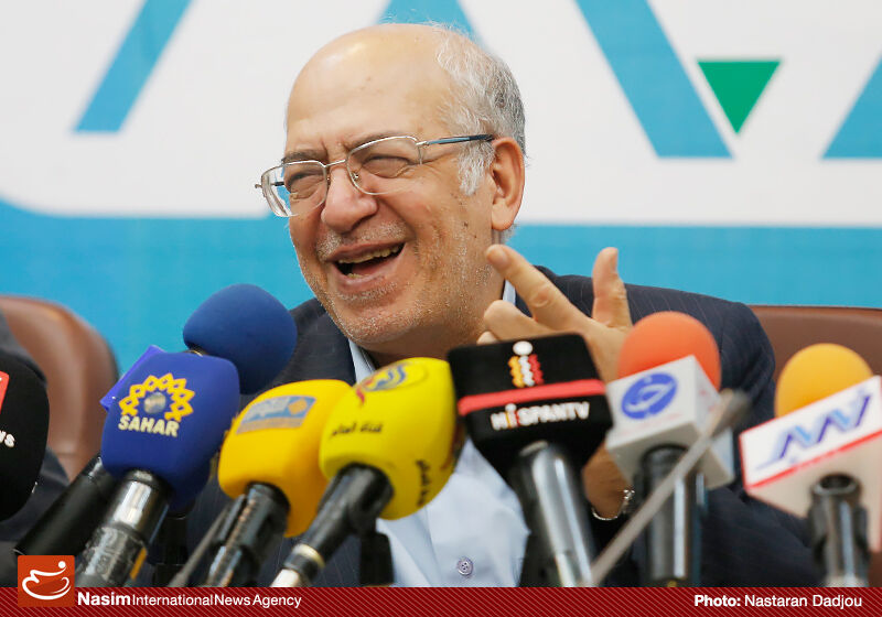 نعمت‌زاده: تعرفه واردات خودروهای برقی و هیبریدی صفر می‌شود