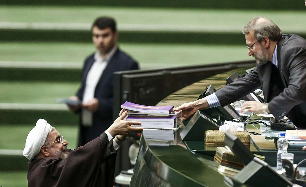 روحانی فردا بودجه 94 را با چه ویژگیهایی به مجلس میبرد + جدول