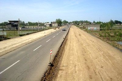 حسین‌زاده: راه‌آهن غرب کشور در حال تکمیل شدن است