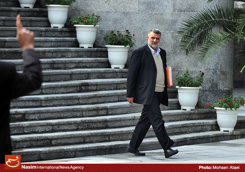 کارت زردی که "نعمت‌زاده" اشتباهی به جای "حجتی" گرفت