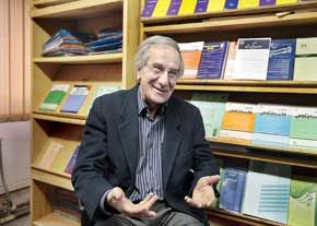 عضو هیأت علمی دانشگاه علامه: سقوط قیمت نفت به نفع واشنگتن است