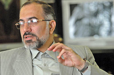 "نظام بانکی 10 هزار شعبه اضافی دارد"