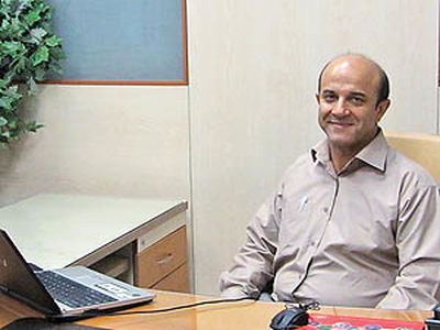 طیبی: افت درآمدهای نفتی دولت طرح‌های عمرانی را به تعطیلی می‌کشاند
