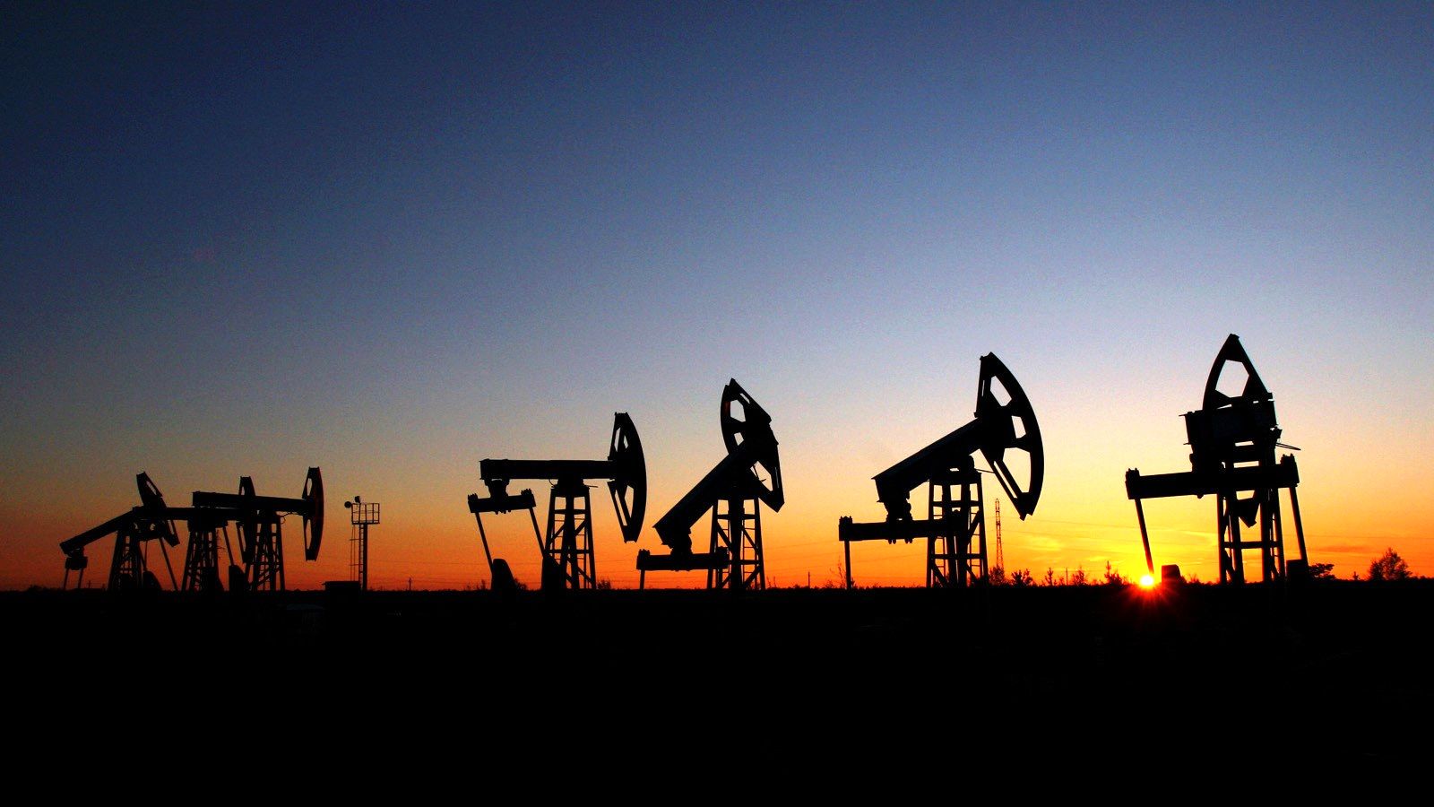 معاون وزیر نفت: پیمانکاران ممنوع‌المعامله به فهرست شرکت‌های صنعت نفت بازگشتند