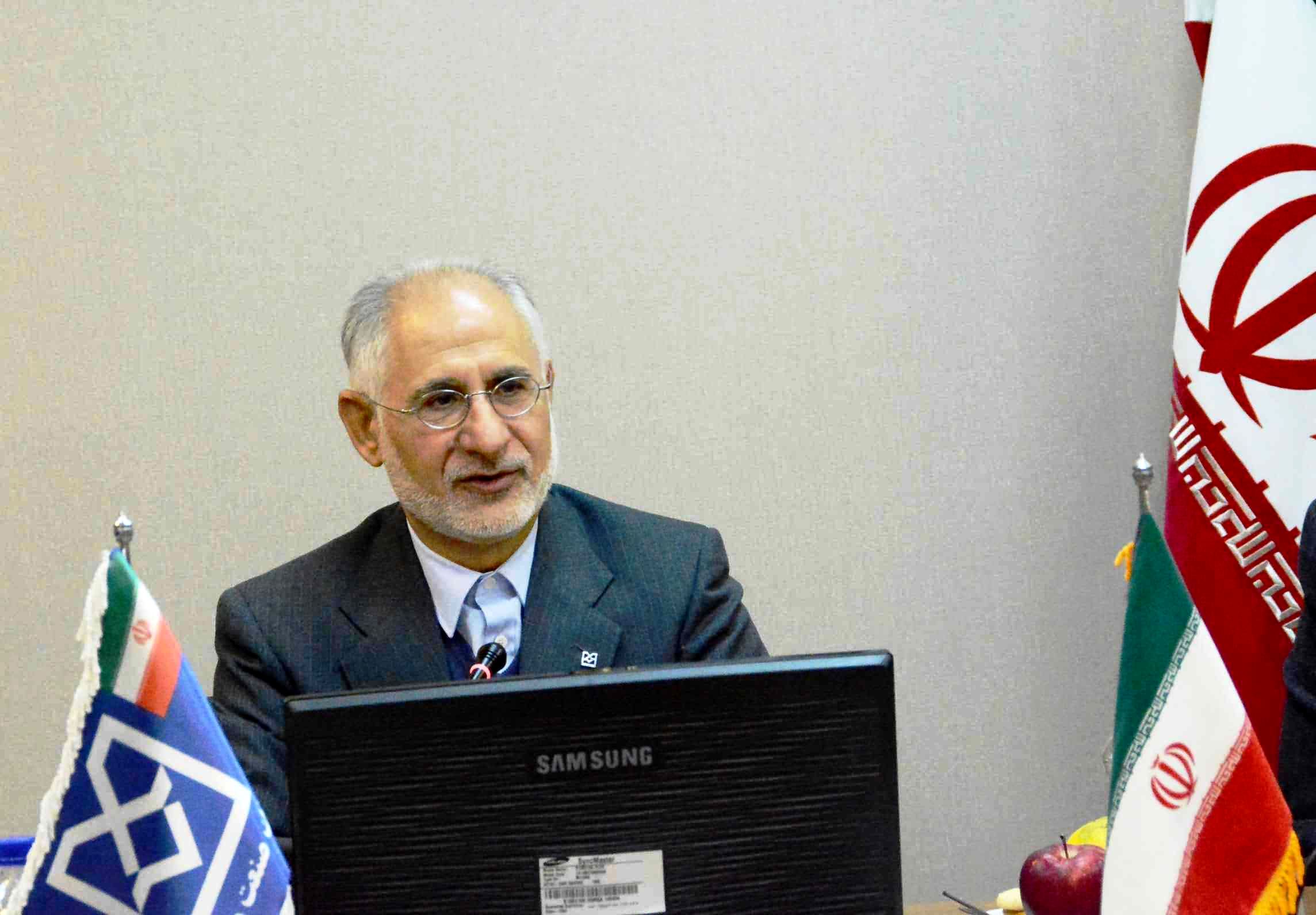 افخمی: افزایش سرمایه بانکها در لایحه خروج از رکود شبیه به یک شوخی است