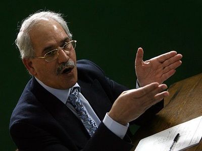 عضو اتاق بازرگانی ایران: خروج شرکت‌های ایرانی از لیست تحریم‌ها "نمایشی" است