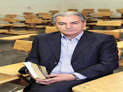 عضو هیأت علمی  علامه: واردات کالاهایی مانند جوراب و پاکت‌نامه جای تأسف دارد