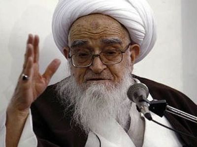 آیت‌الله صافی گلپایگانی: واردات اجناس و کالاهای خارجی باید ممنوع شود