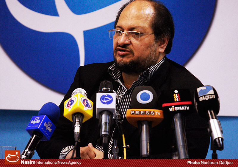 شریعتمداری: هشت هزار میلیارد تومان بدون استفاده در ستاد مدیریت سوخت انباشت شد