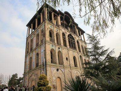 عملیات ساختمانی در محدوده عمارت عشرت آباد متوقف شد