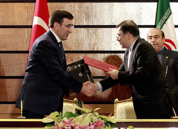 ایران و ترکیه میزان حمل بار را تا یک میلیون تن در سال ۲۰۱۷ افزایش می‌دهند