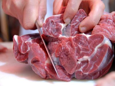 رئیس اتحادیه گوشت گوسفندی:  قیمت گوشت 500 تومان ارزان شد