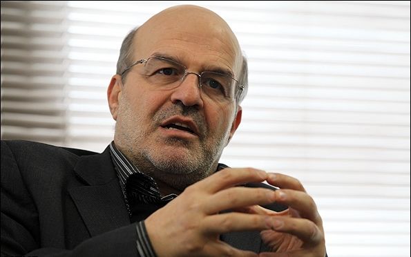 مشاور جهانگیری در امور آب: با وضعیت فعلی آب، 70 درصد مردم باید کشور را ترک کنند