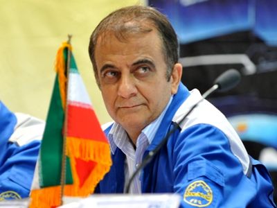 چرا مدیر بزرگترین خودروسازی کشور حضور در ریاست هیأت مدیره بانک پارسیان را پنهان می‌کند؟