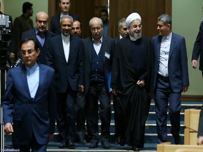 نسیم منتشر کرد: مشورت ۲۰ اقتصاددان برجسته کشور به دولت
 یازدهم درباره کمبود منابع