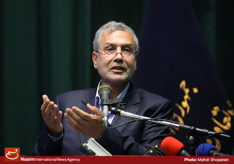 ربیعی: آیین نامه همکاری دستگاههای فعال در ایجاد مشاغل خرد و کوچک تدوین میشود