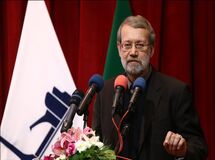 انتقاد لاریجانی از اقدامات اقتصادی چپ‌گرایان در اوایل انقلاب‎
