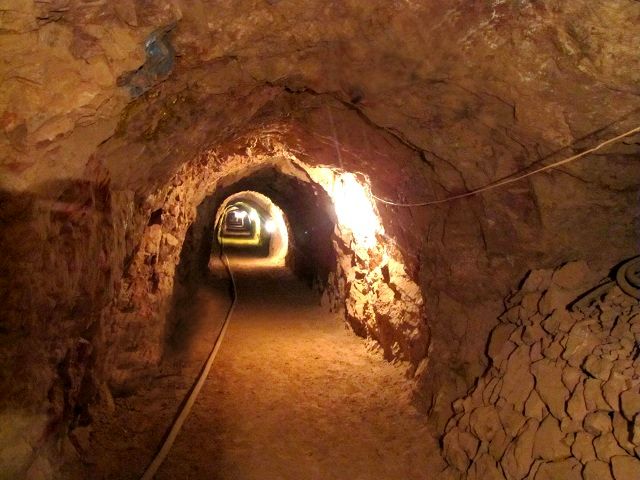 مدیرکل دفتر امور اکتشاف وزارت صنعت: در بهار امسال 171 فقر پروانه اکتشاف صادر شد