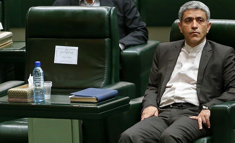 طیب‌نیا: حجم نقدینگی در کشور با استفاده از دلارهای بلوکه شده کاهش می‌یابد